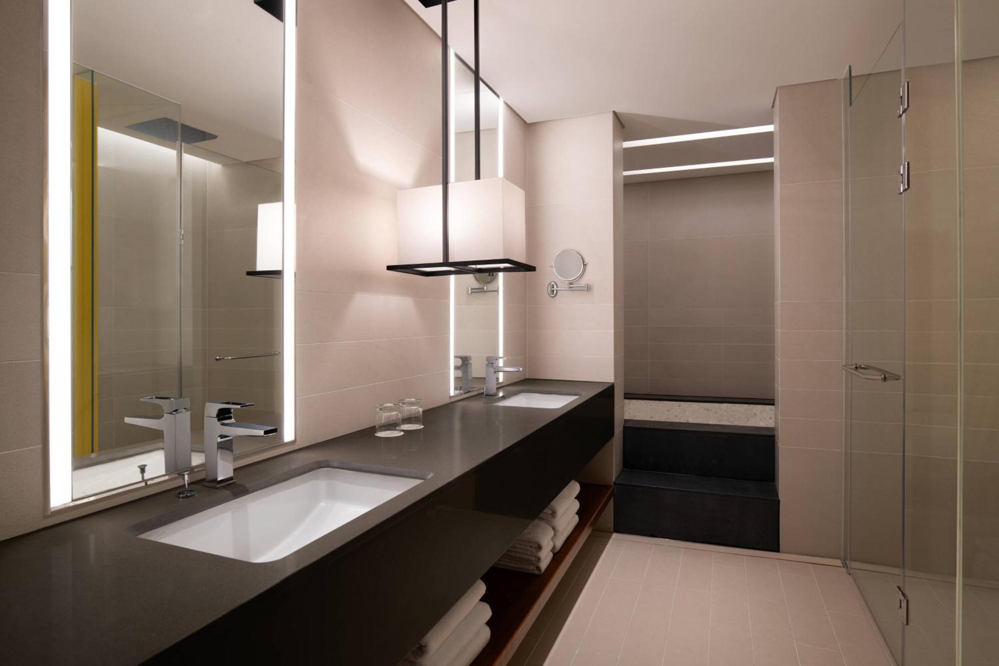 Courtyard By Marriott Suwon Hotel Eksteriør billede